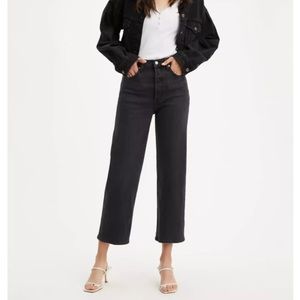Levi’s Ribcage Straight Ankle Jeans